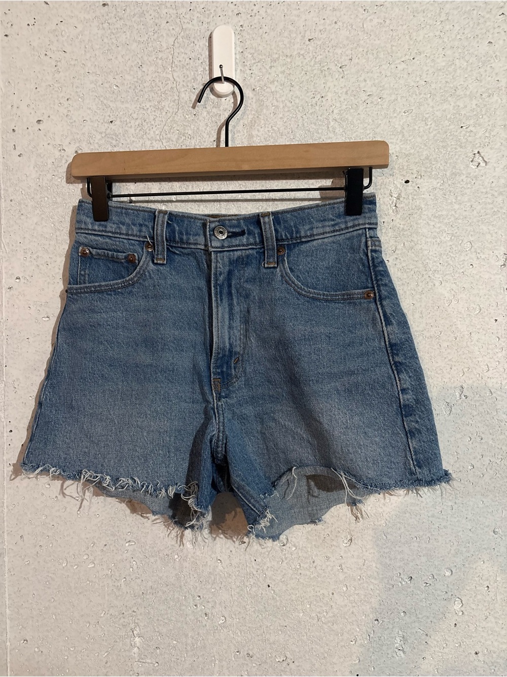 Abercrombie & Fitch The 90s Relaxed Cutoff Short High Rise W25 / Size 0